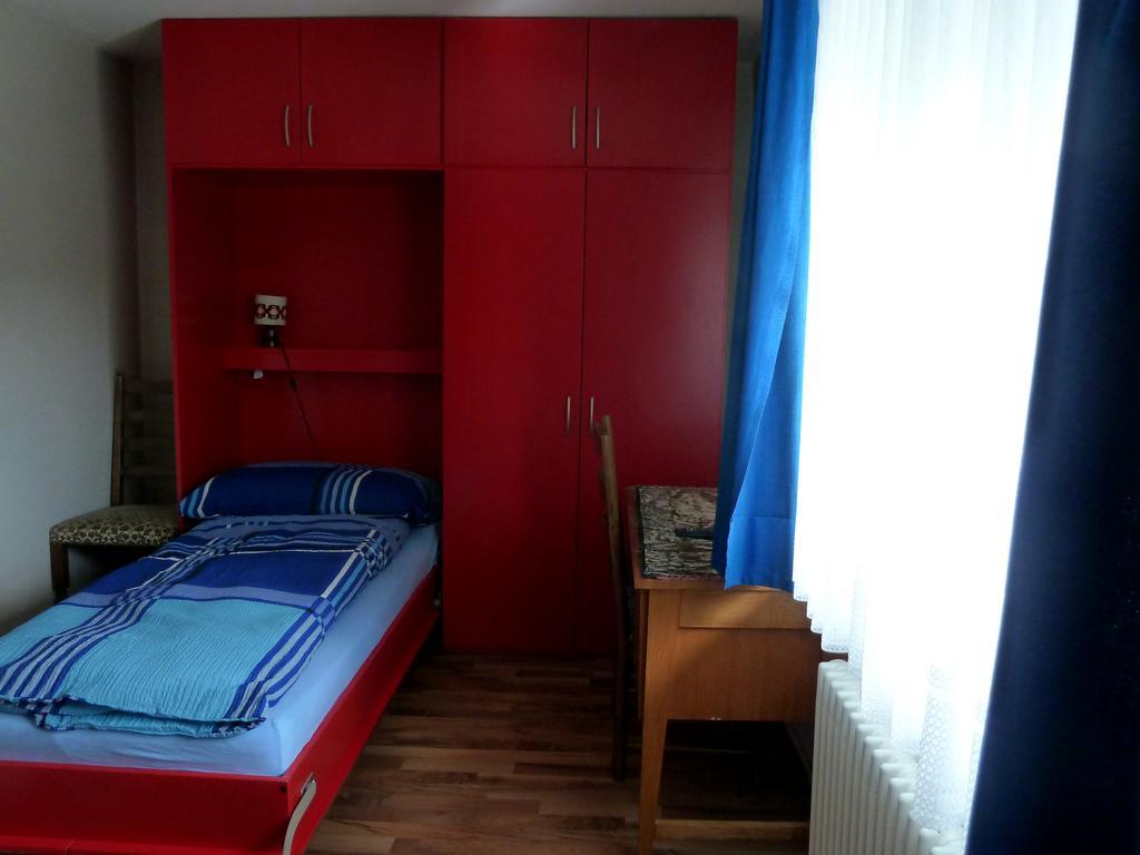 Backpackers Gasthaus Post ويليساو الغرفة الصورة